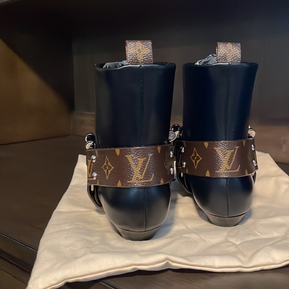 Authentic new flat Louis Vuitton rhapsody ankle boots size 35. - Picture 14 of 16